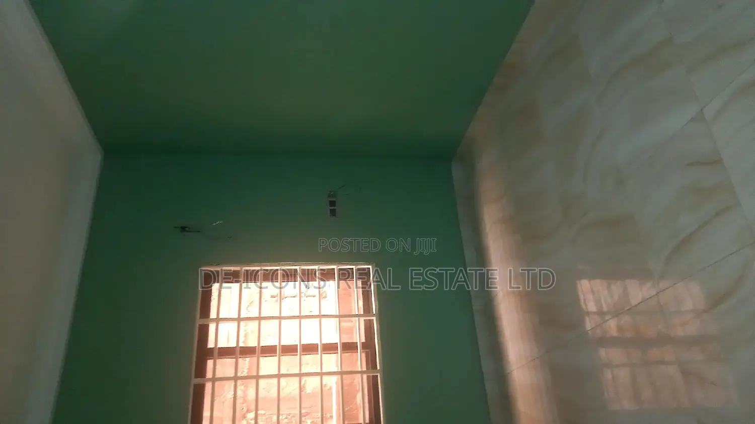 1bdrm Duplex in De-Icons Real Estate, Awutu Senya East Municipal