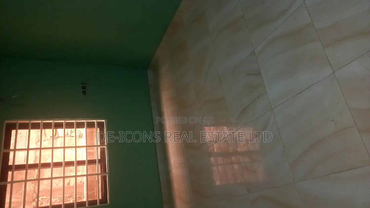 1bdrm Duplex in De-Icons Real Estate, Awutu Senya East Municipal