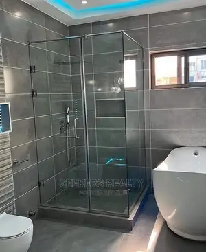 5bdrm House in Seekers Realty, Accra Metropolitan for Sale