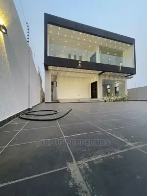 4bdrm Mansion in Adenta for Sale