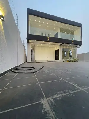 4bdrm Mansion in Adenta for Sale
