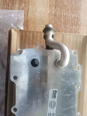 0874. Original Nissen Oil Cooler From USA. Range Rover 90947