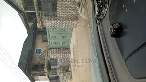 1bdrm Duplex in De-Icons Real Estate, Awutu Senya East Municipal