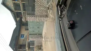 1bdrm Duplex in De-Icons Real Estate, Awutu Senya East Municipal
