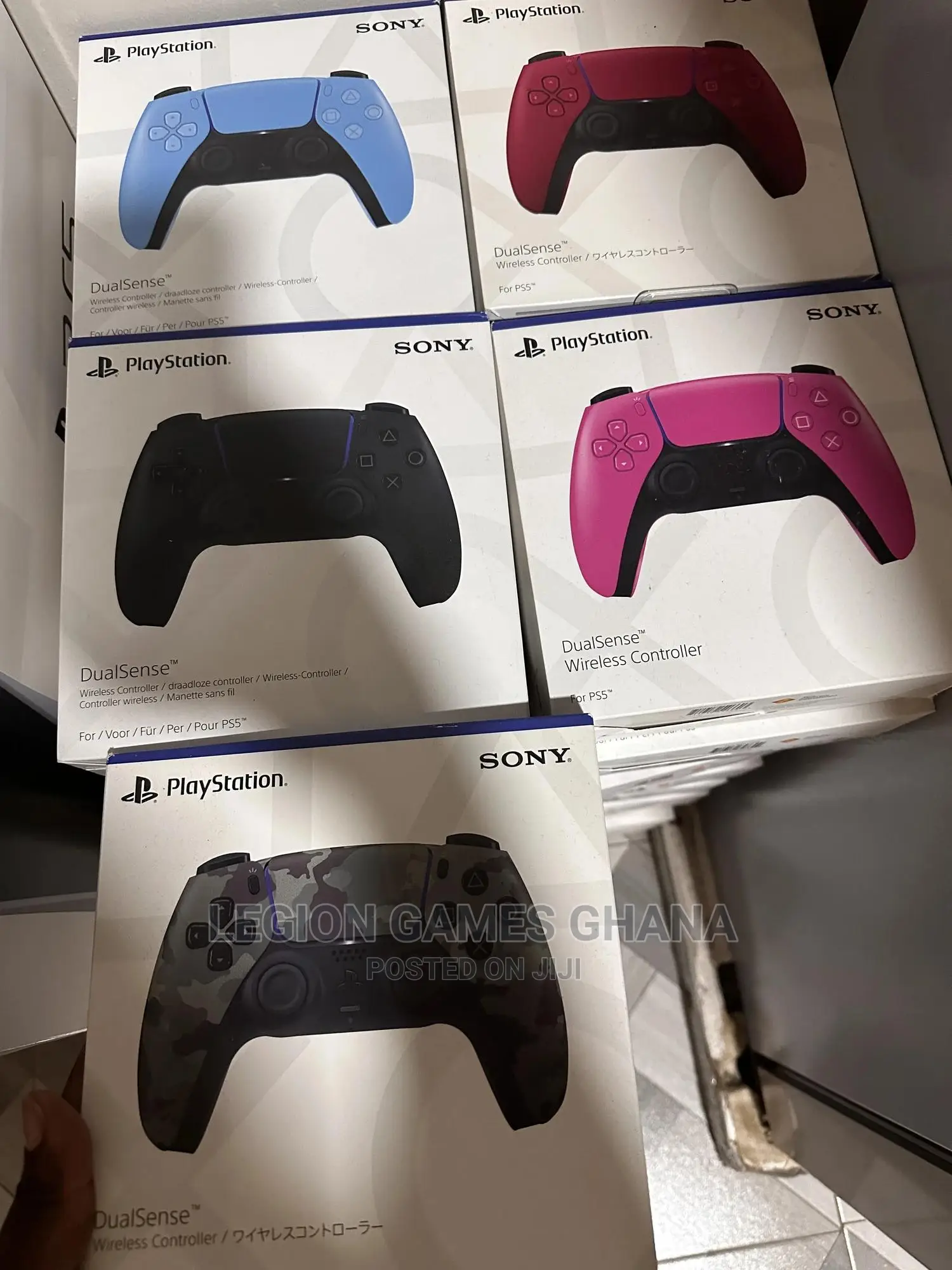 PS5 (Dualsense) Controllers