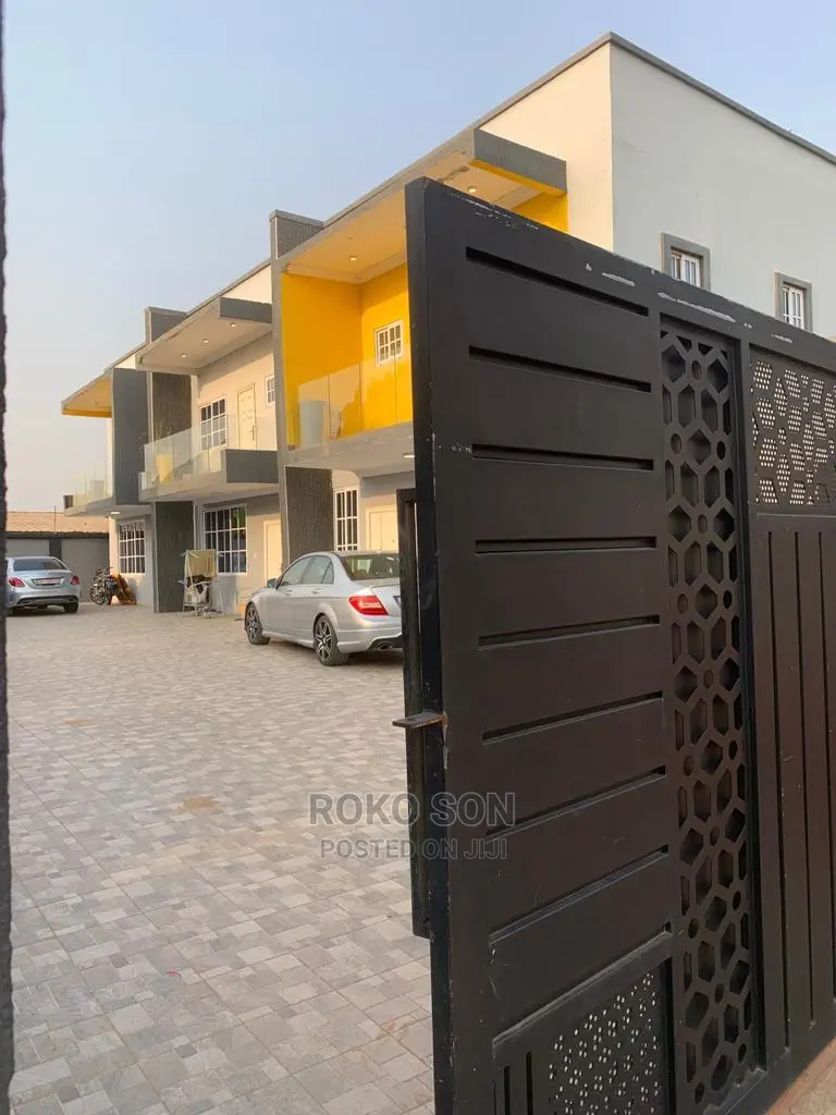 2bdrm Duplex in Dr Roko, East Legon for rent