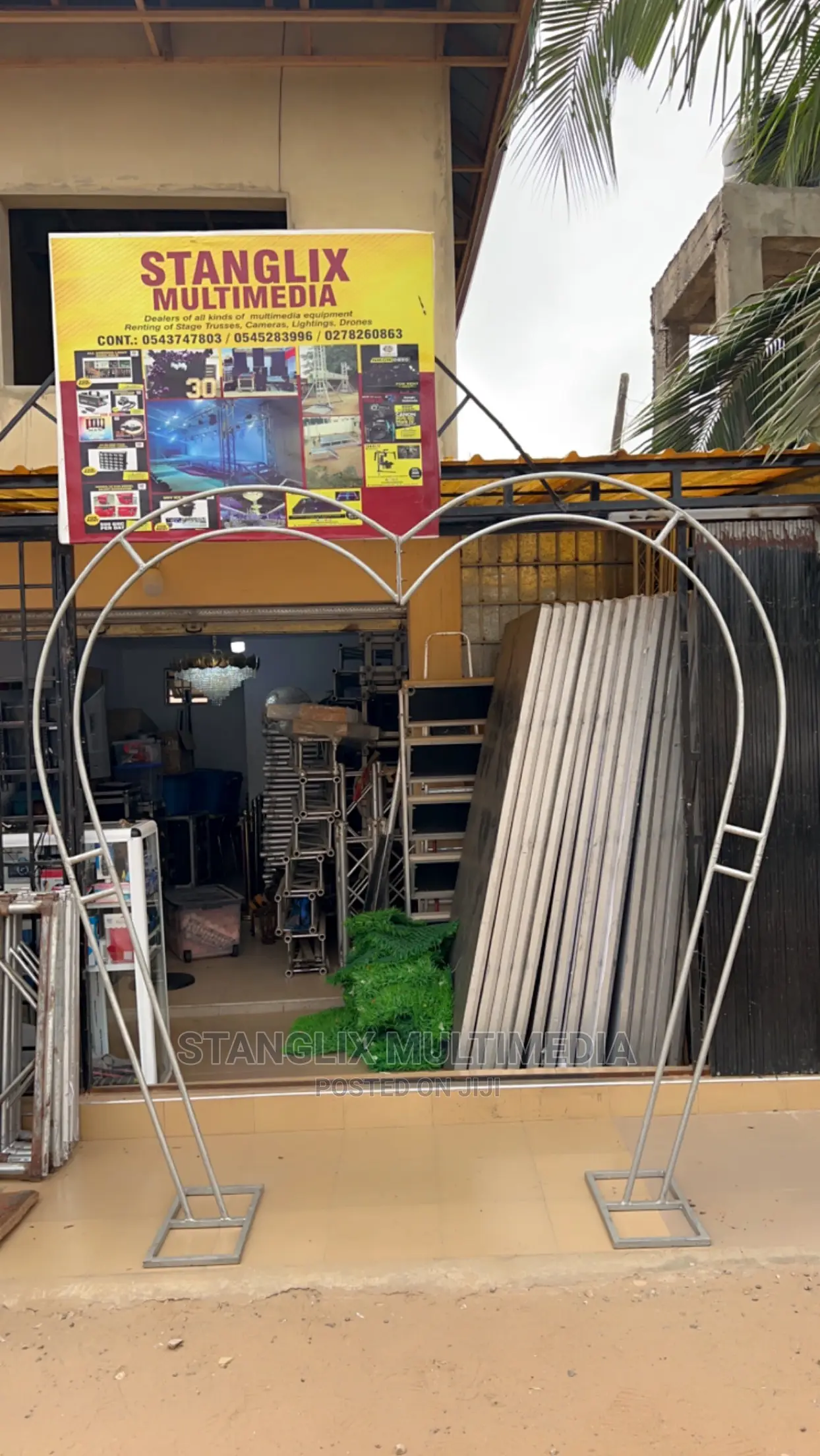 Love Entrance Stand