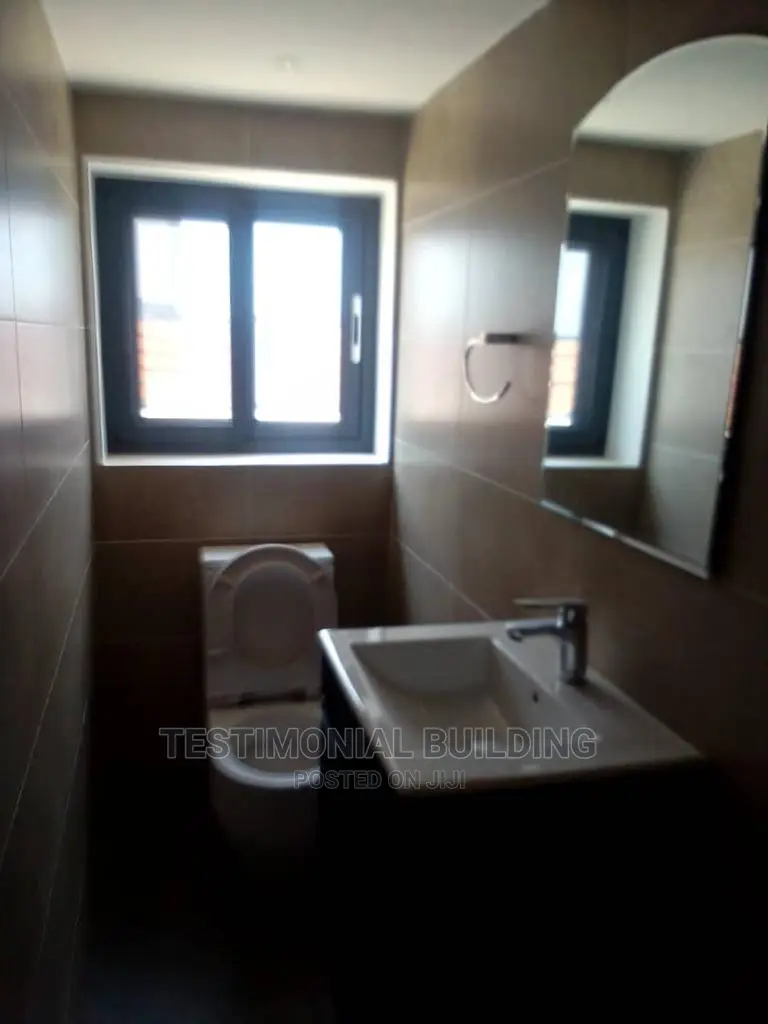 4bdrm House in Testimonial Building, Lake Side Estate for Sale