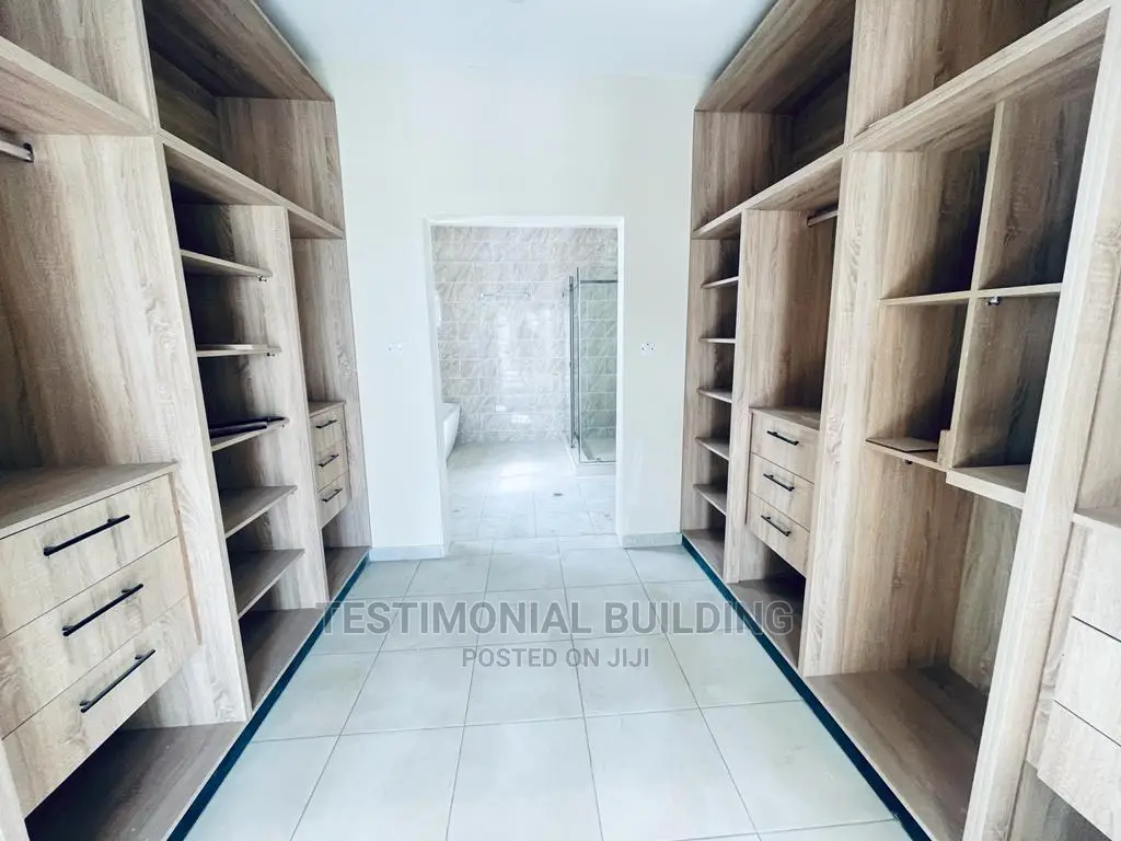 4bdrm House in Testimonial Building, Lake Side Estate for Sale