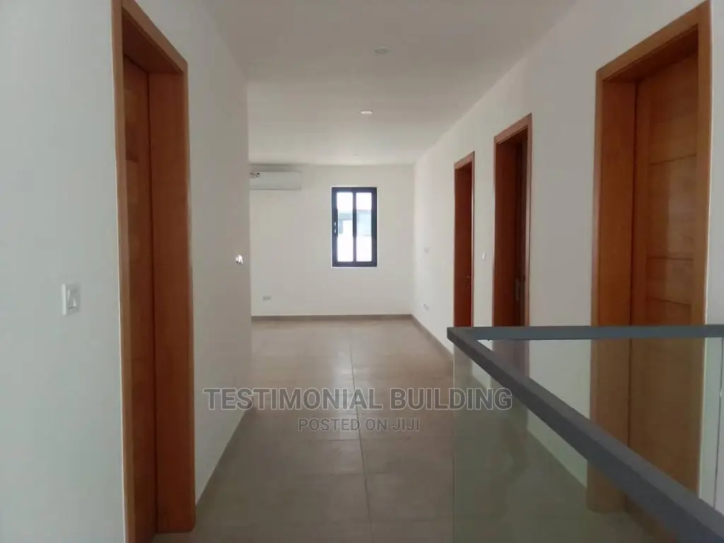 4bdrm House in Testimonial Building, Lake Side Estate for Sale