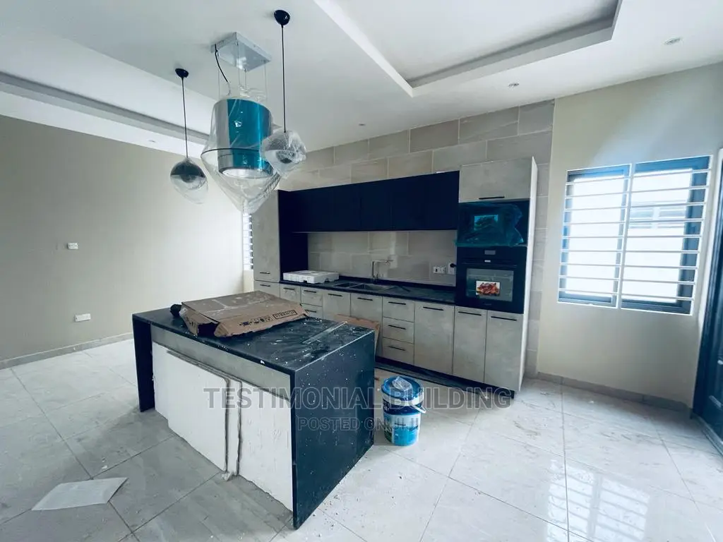 4bdrm House in Testimonial Building, Lake Side Estate for Sale
