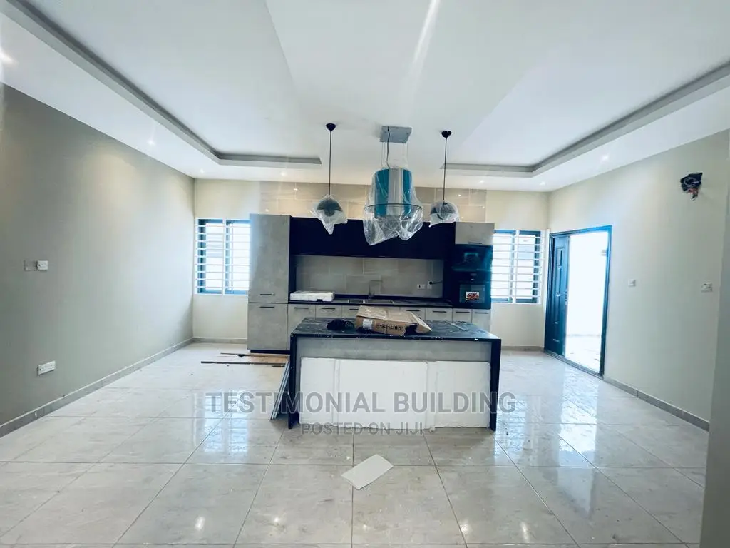 4bdrm House in Testimonial Building, Lake Side Estate for Sale