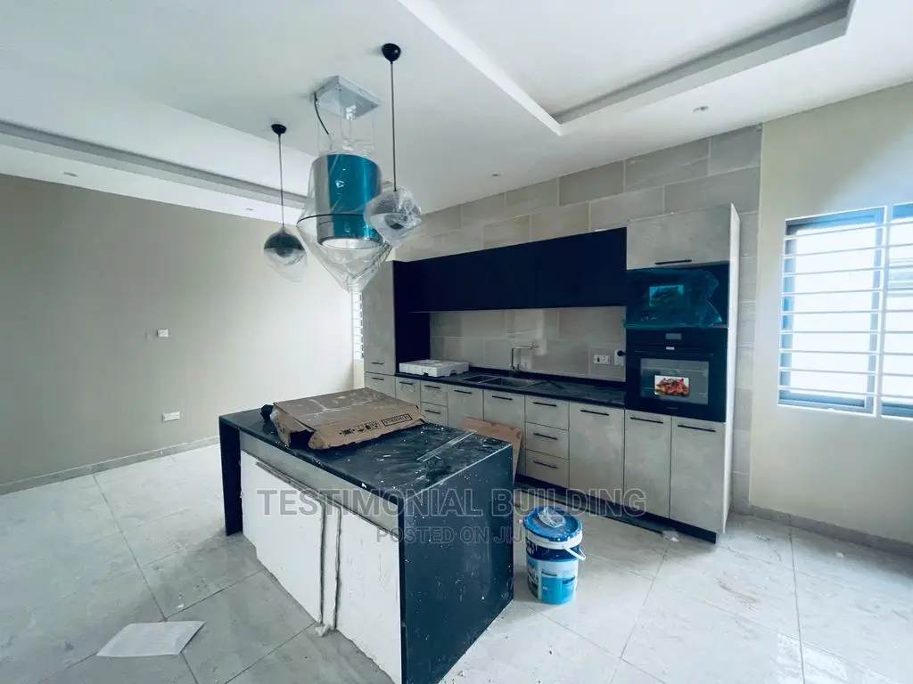 4bdrm House in Testimonial Building, Lake Side Estate for Sale