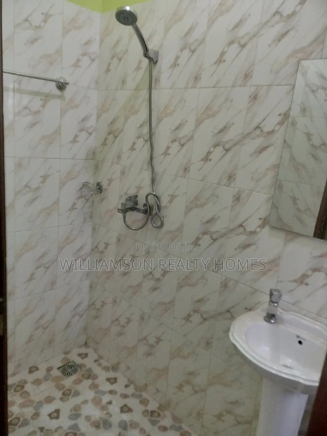 1bdrm Apartment in Community 18 Area, Spintex for Rent