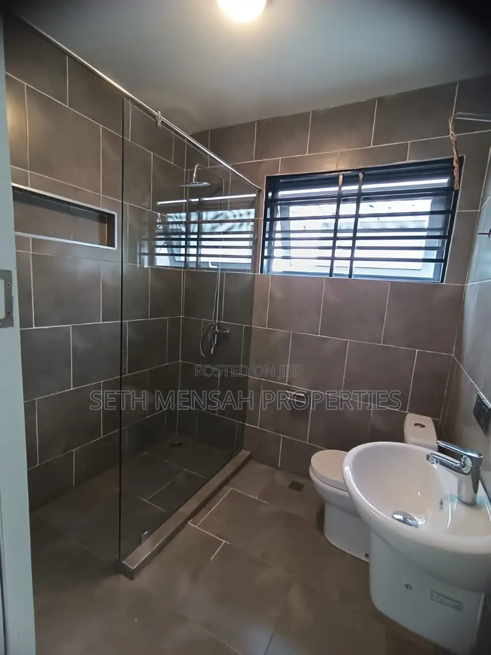 3bdrm House in Oyarifa for Sale