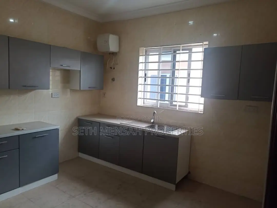 6bdrm House in Spintex for Rent