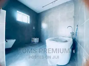 3bdrm House in Lakeside Estate, Ashaley Botwe for Sale