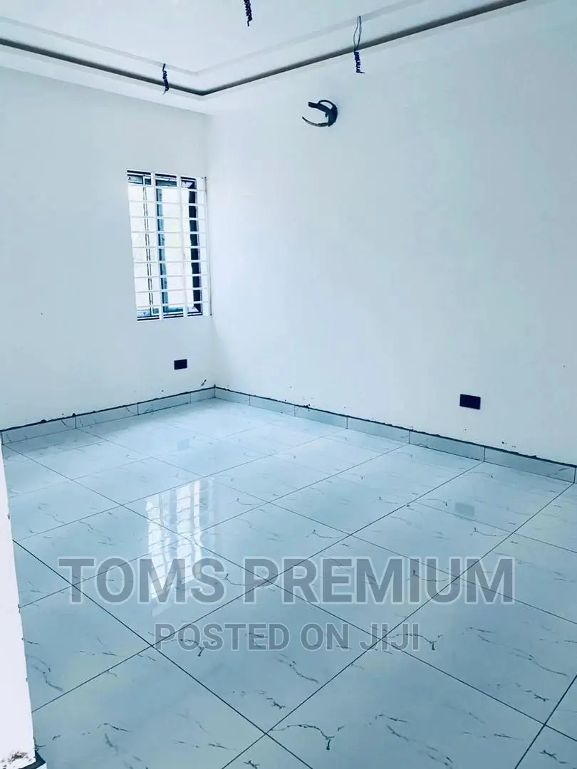 3bdrm House in Lakeside Estate, Ashaley Botwe for Sale