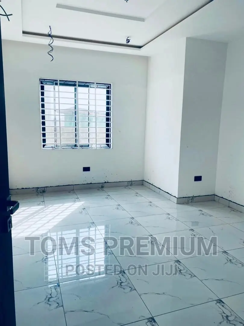 3bdrm House in Lakeside Estate, Ashaley Botwe for Sale