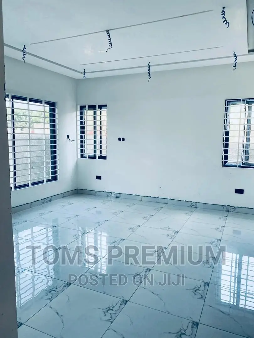 3bdrm House in Lakeside Estate, Ashaley Botwe for Sale
