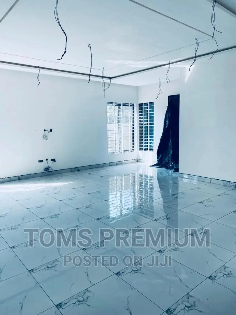 3bdrm House in Lakeside Estate, Ashaley Botwe for Sale