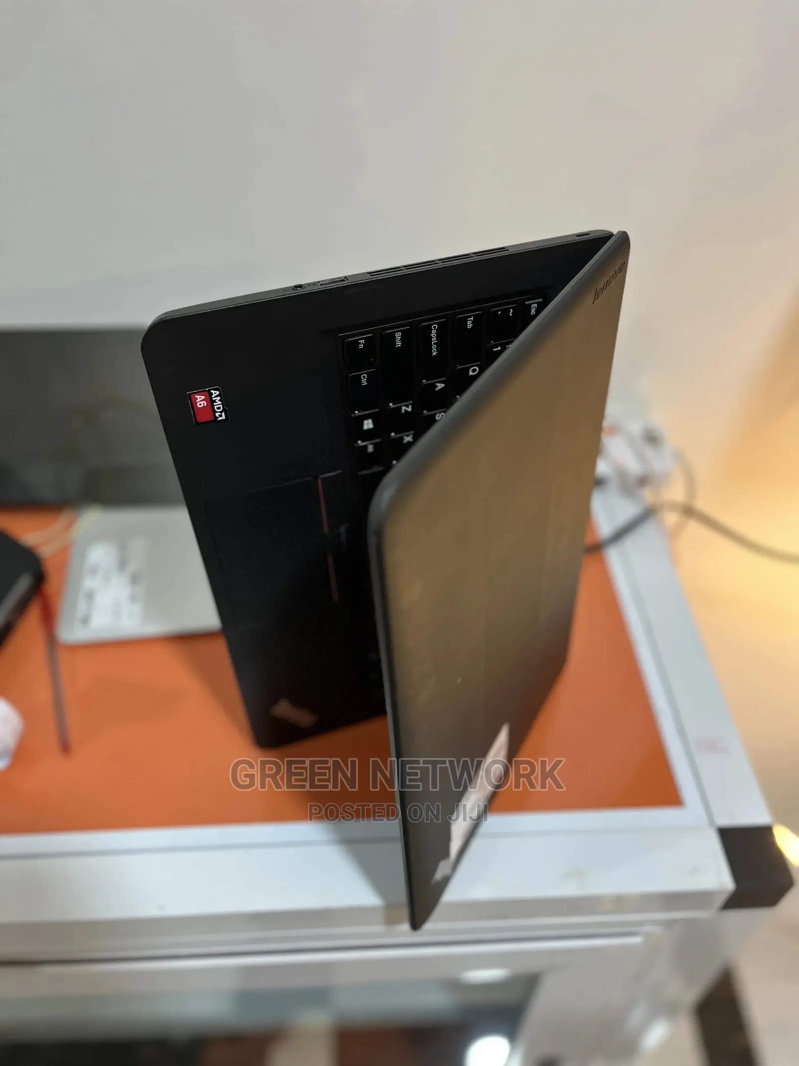 Laptop Lenovo ThinkPad Edge E450 4GB AMD A6 HDD 320GB