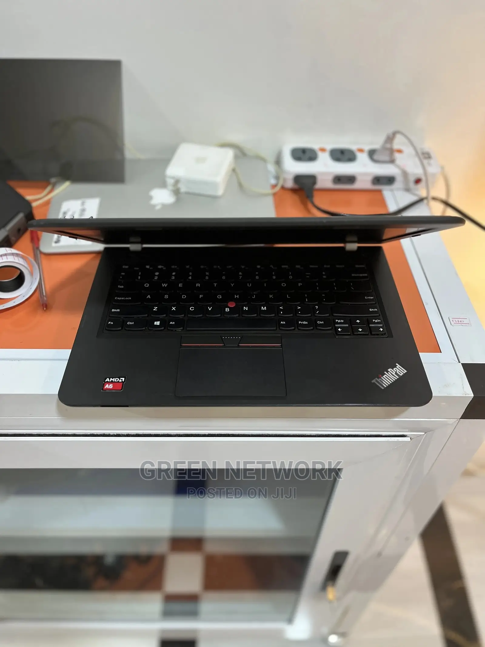Laptop Lenovo ThinkPad Edge E450 4GB AMD A6 HDD 320GB