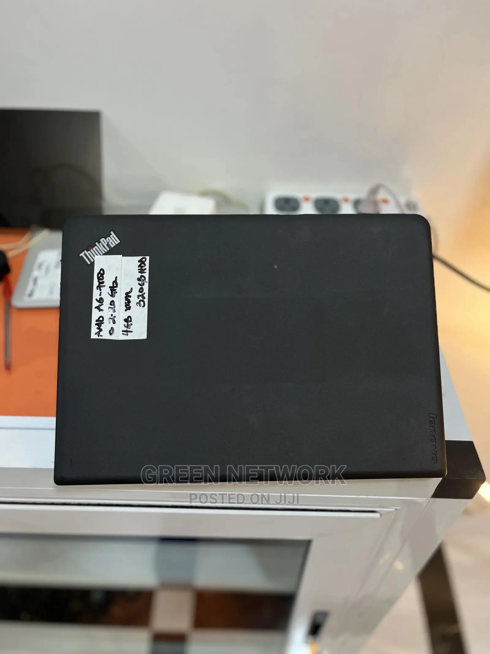 Laptop Lenovo ThinkPad Edge E450 4GB AMD A6 HDD 320GB
