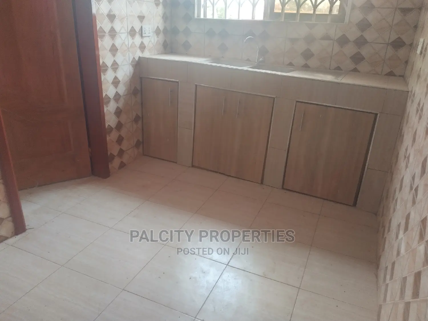 2bdrm Apartment in Paraku Estate, Kumasi Metropolitan for Rent