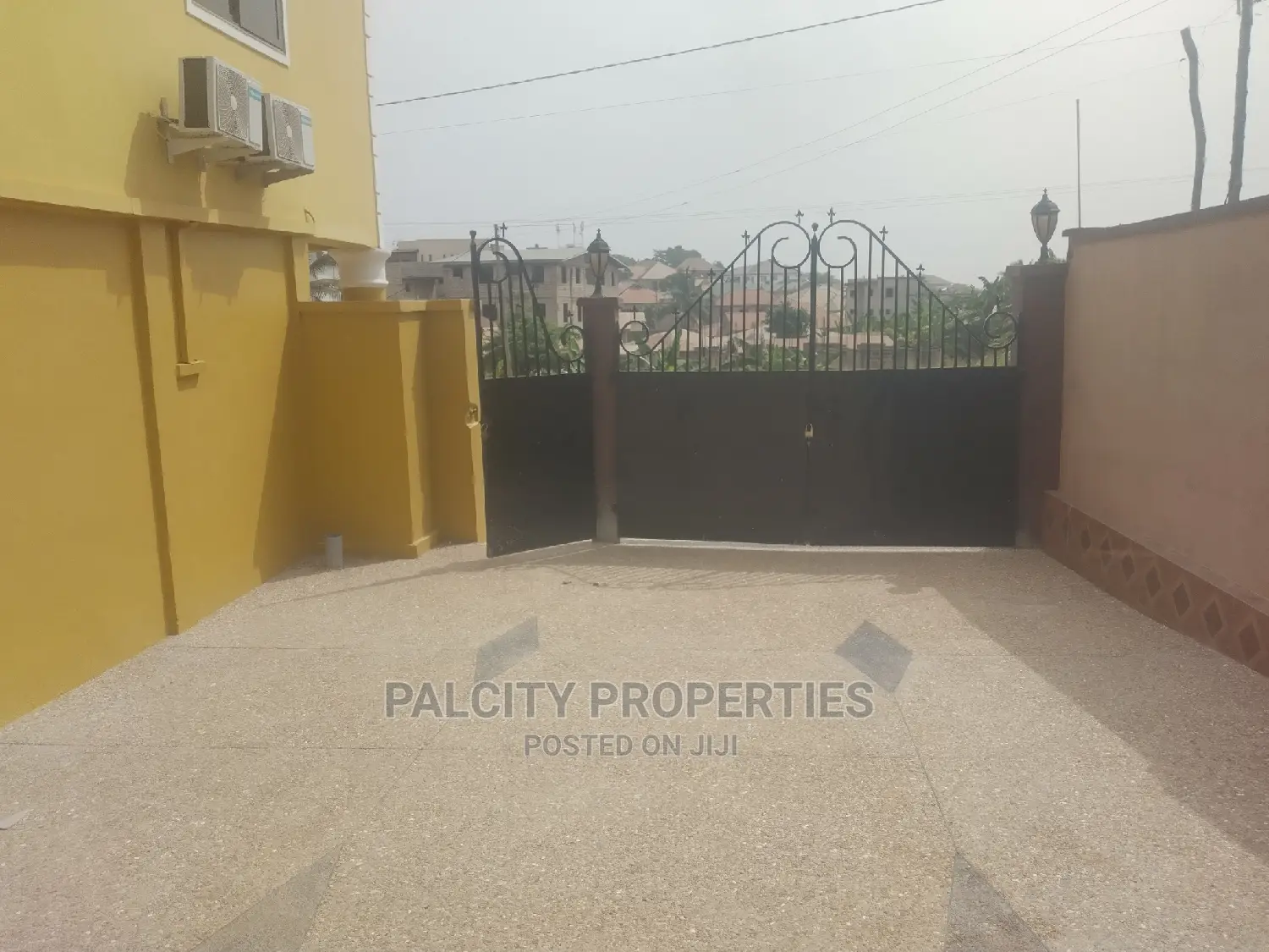 2bdrm Apartment in Paraku Estate, Kumasi Metropolitan for Rent