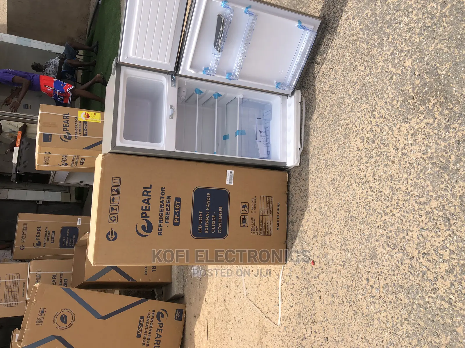 Durable Build Pearl PF-16T Table Top Double Door Fridge