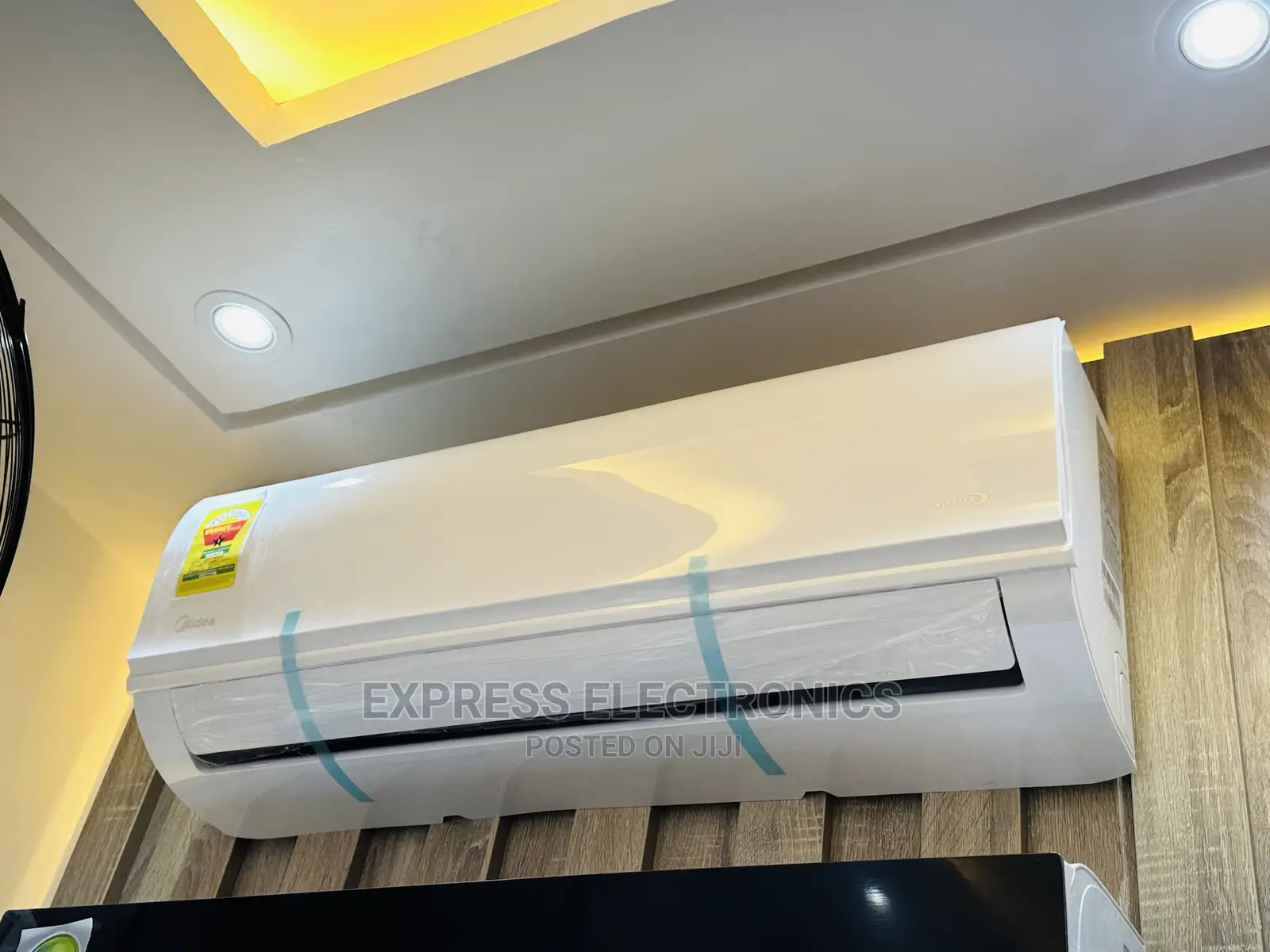 2.0hp AC Midea Inverter Stylish Design New Split