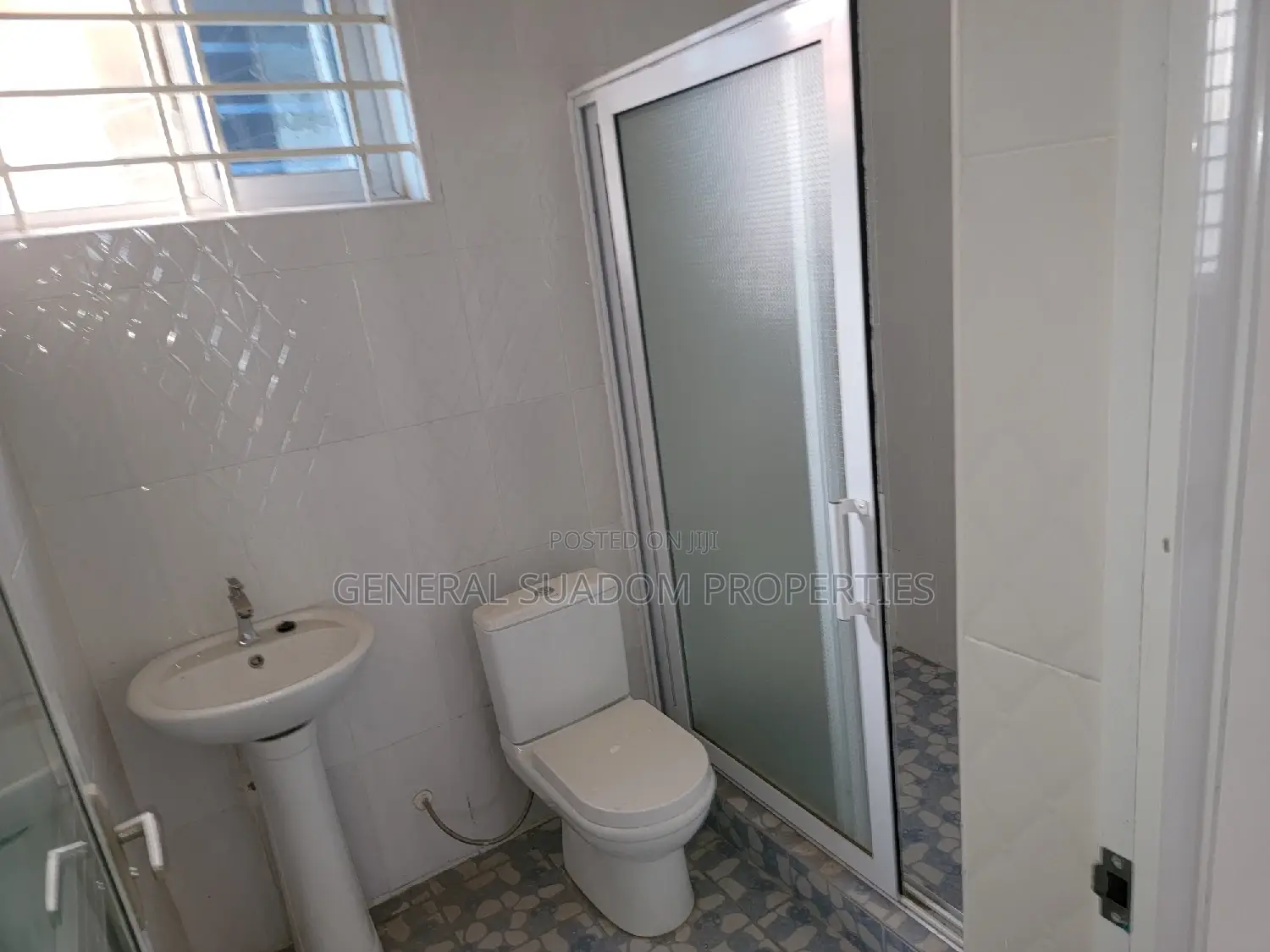 3bdrm House in Suadom Properties, Spintex for Sale