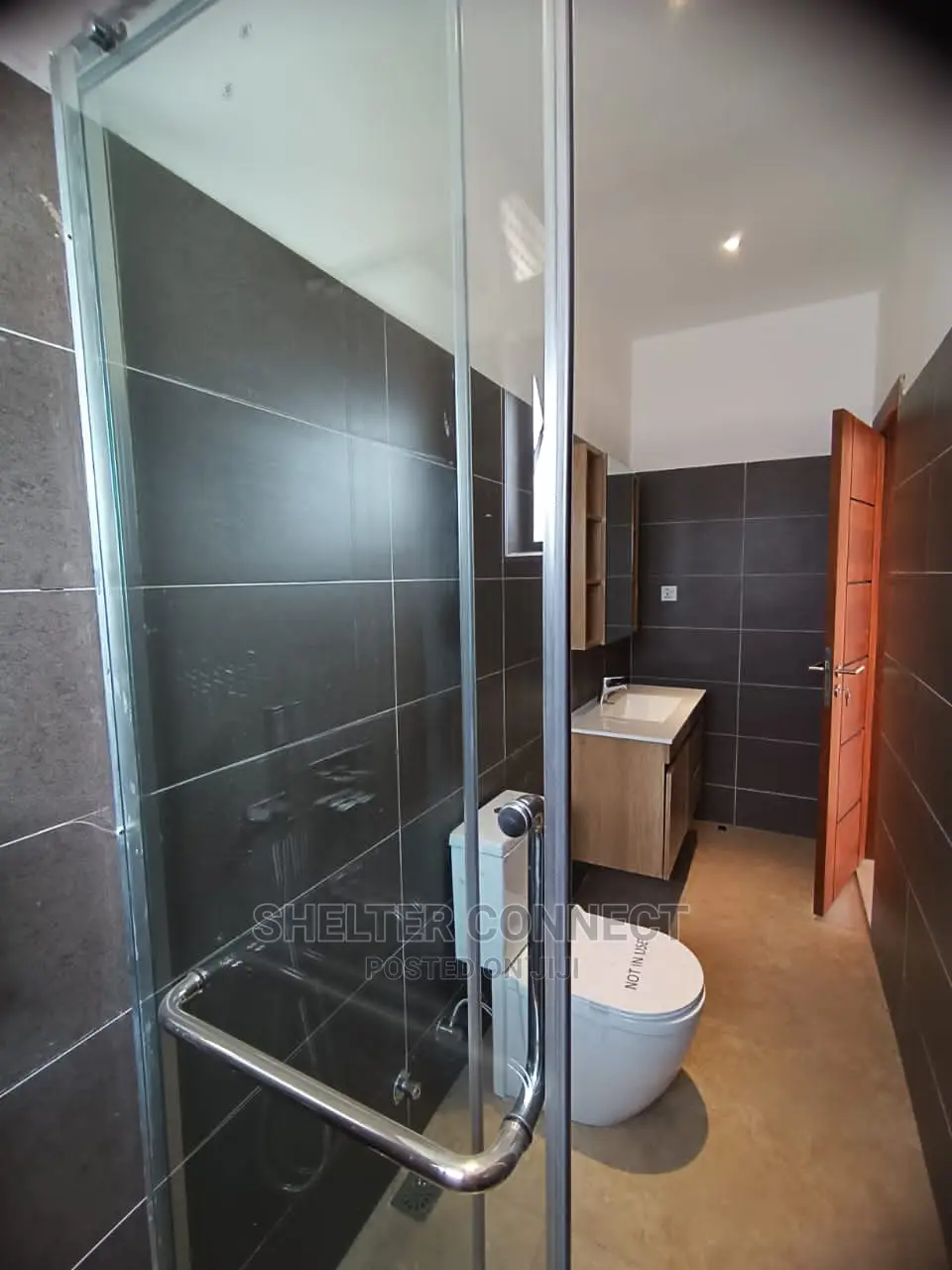 4bdrm Townhouse/Terrace in Oyarifa for Sale