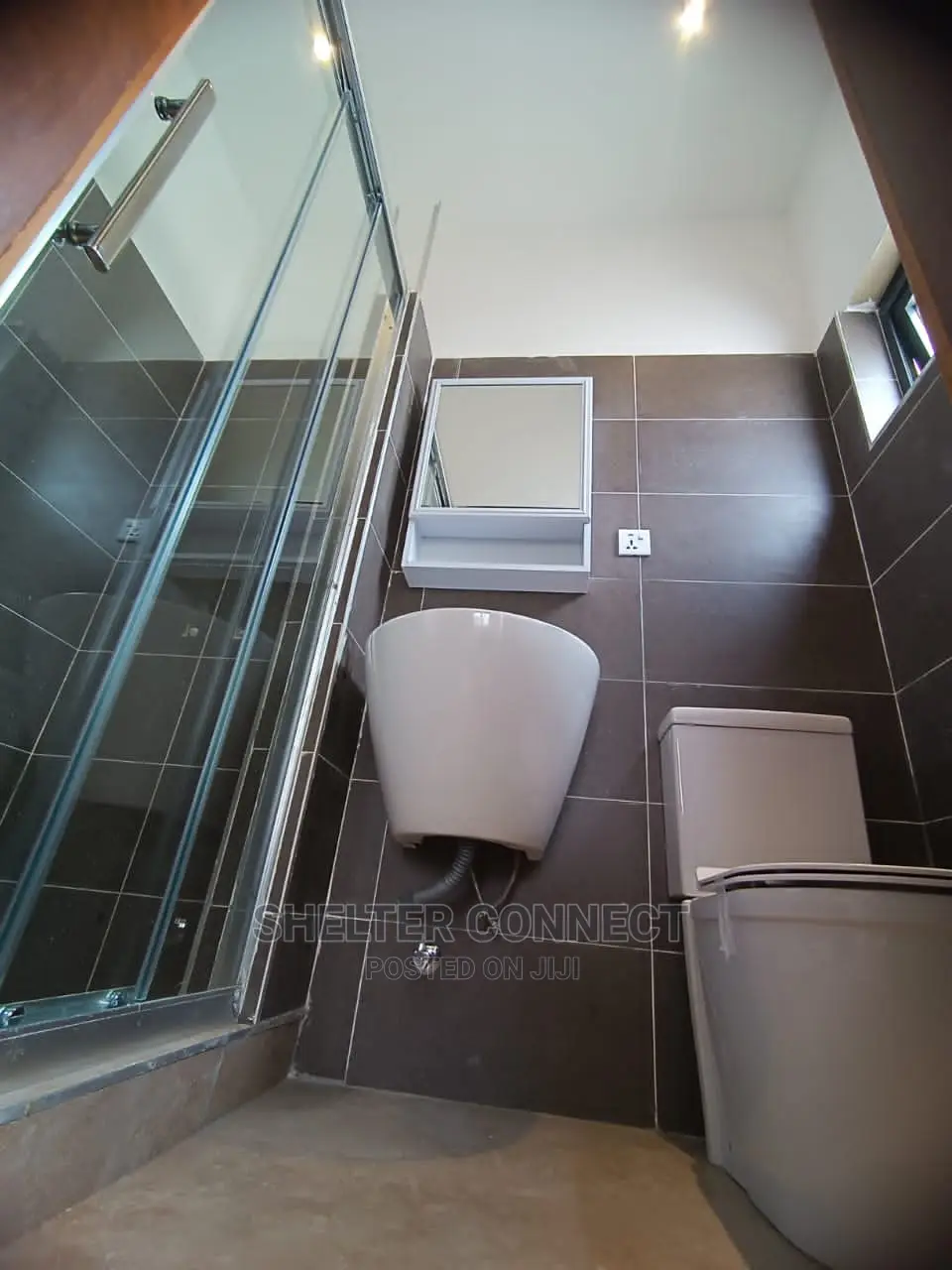 4bdrm Townhouse/Terrace in Oyarifa for Sale