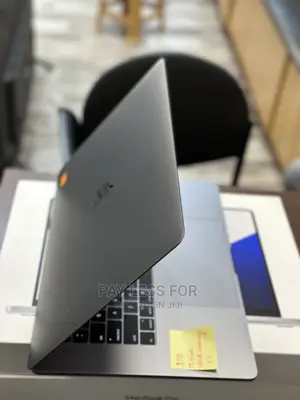Laptop Apple MacBook Pro 2017 16GB Intel Core I7 SSD 1T