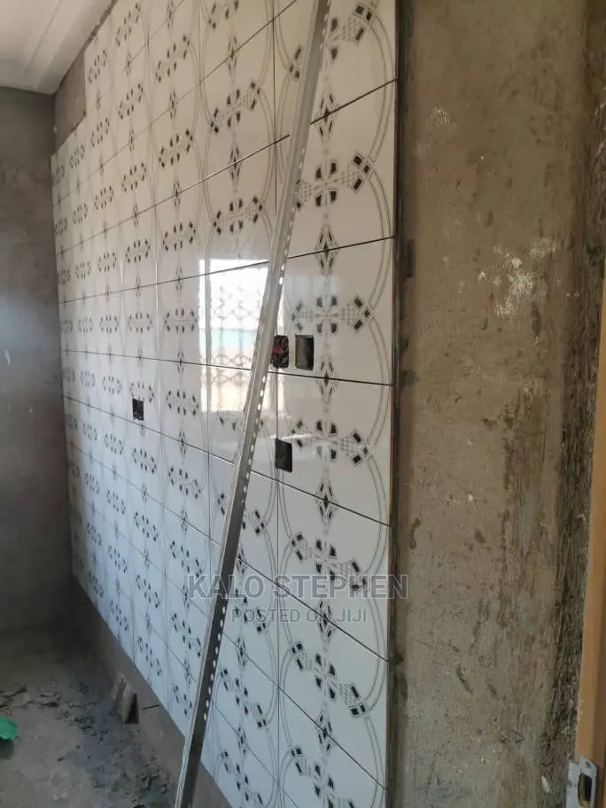 Experienced Tiles Contrutor