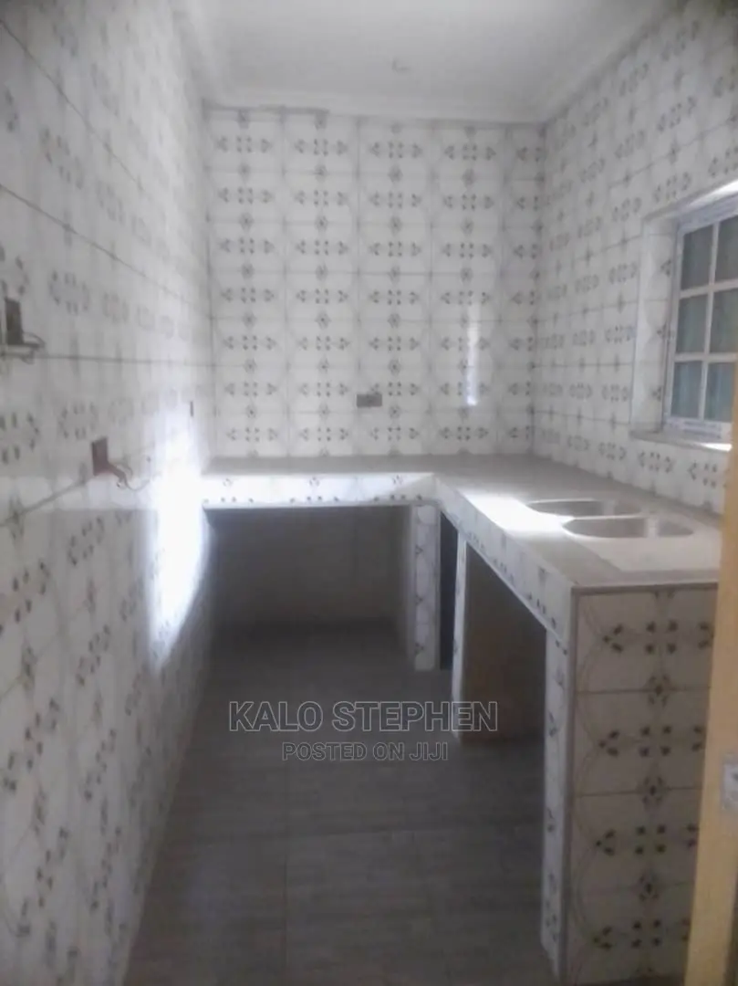 Experienced Tiles Contrutor