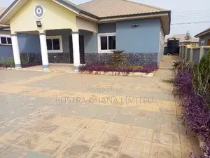 3bdrm House in Tema Community 25 for sale