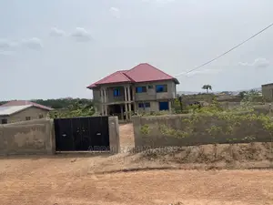 5bdrm Block of Flats in Ngleshie Amanfro for sale