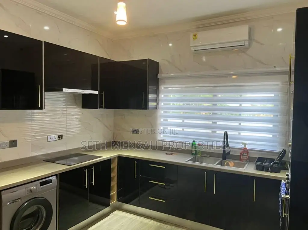 4bdrm Farm House in East Legon for Sale