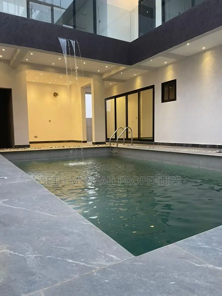 4bdrm House in Oyarifa for Sale