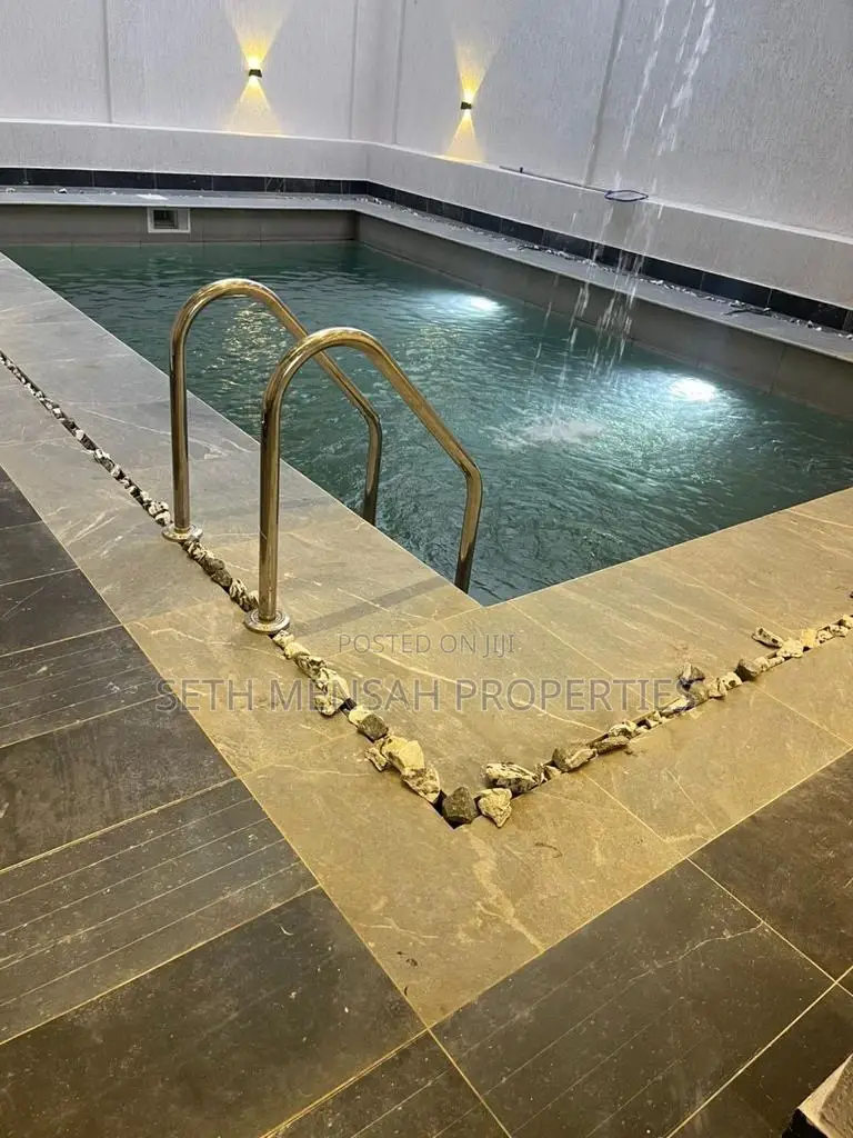 4bdrm House in Oyarifa for Sale