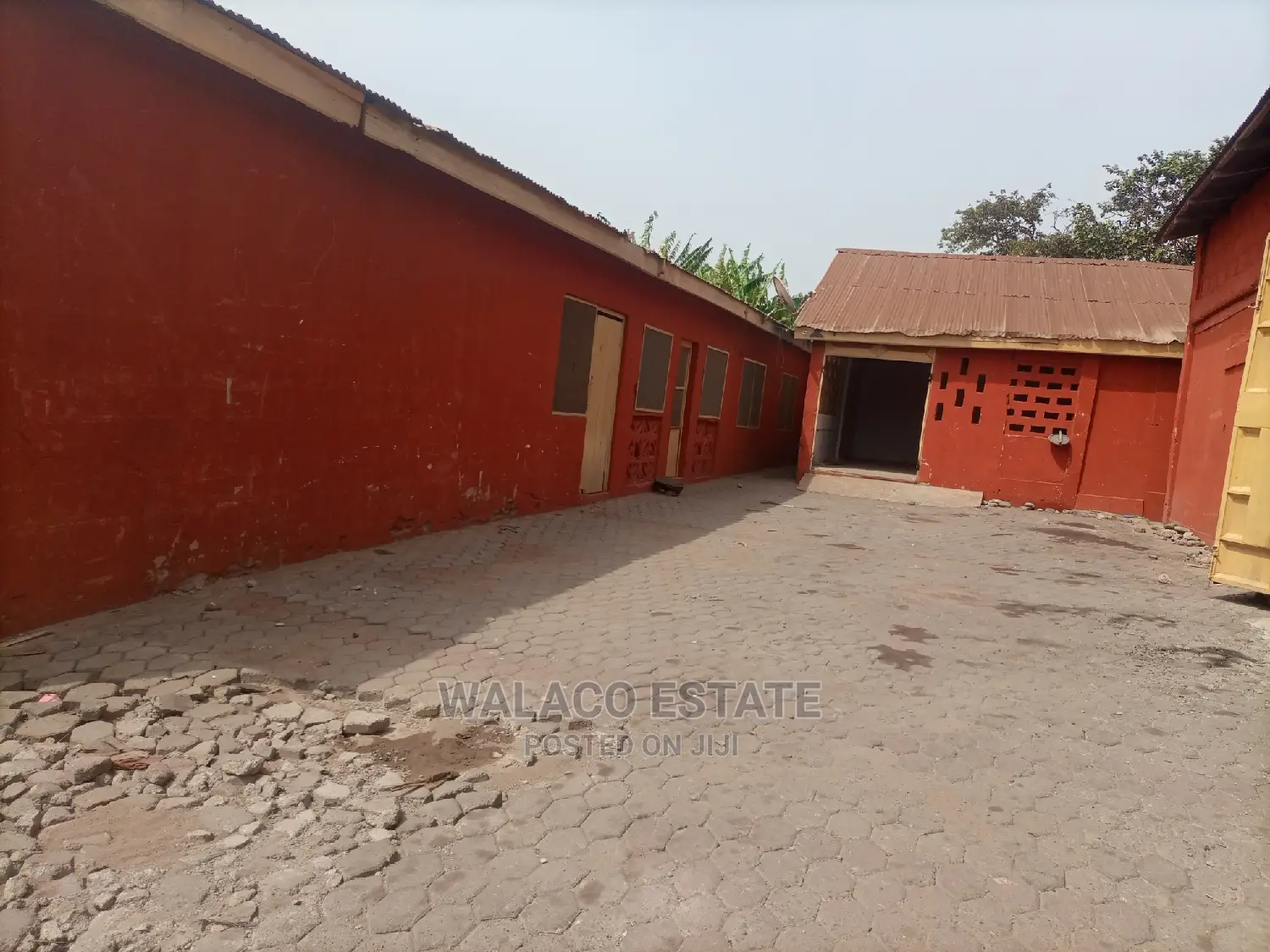 600square Metre Warehouse at Bubuashie for Renr