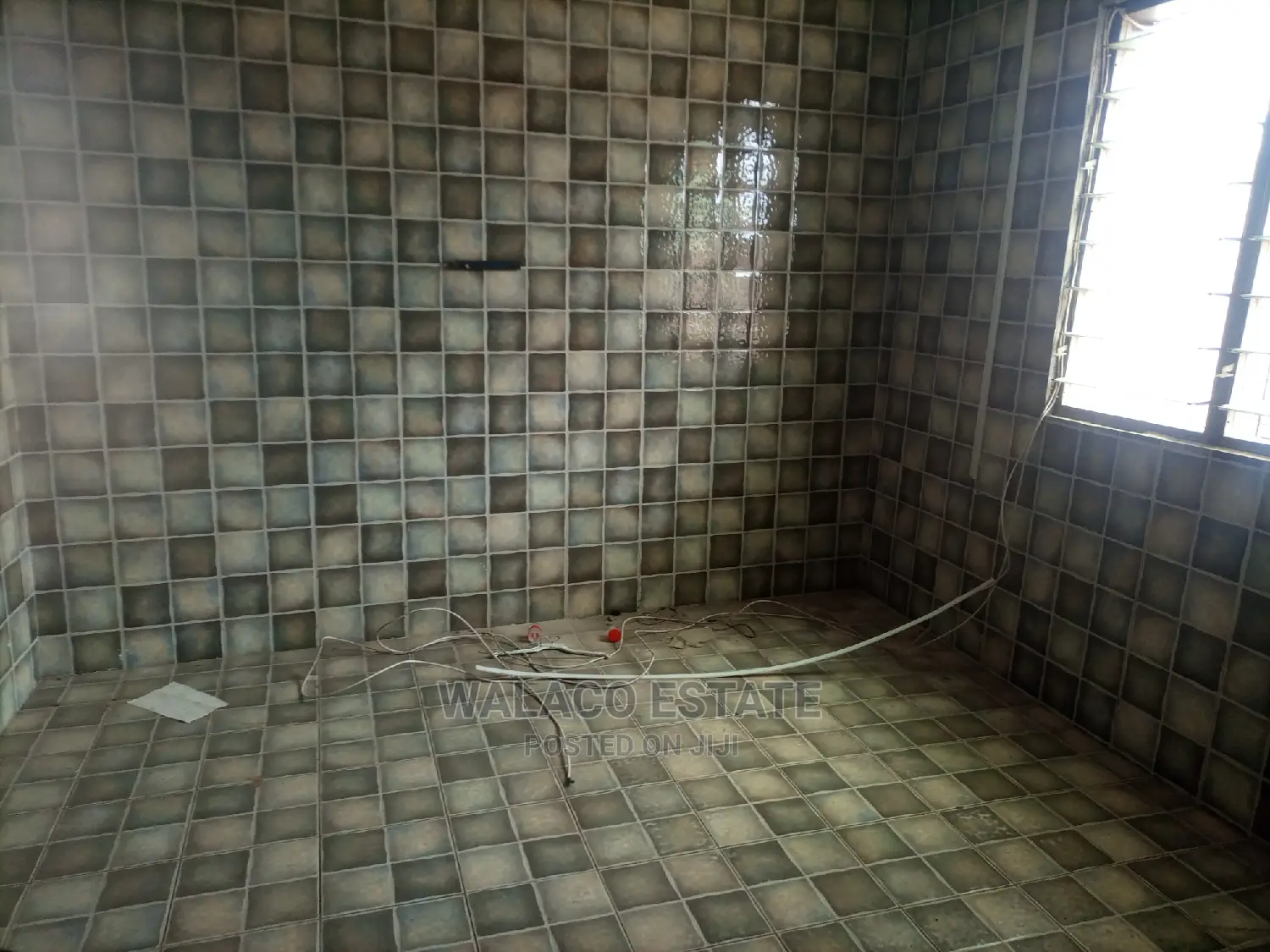 600square Metre Warehouse at Bubuashie for Renr