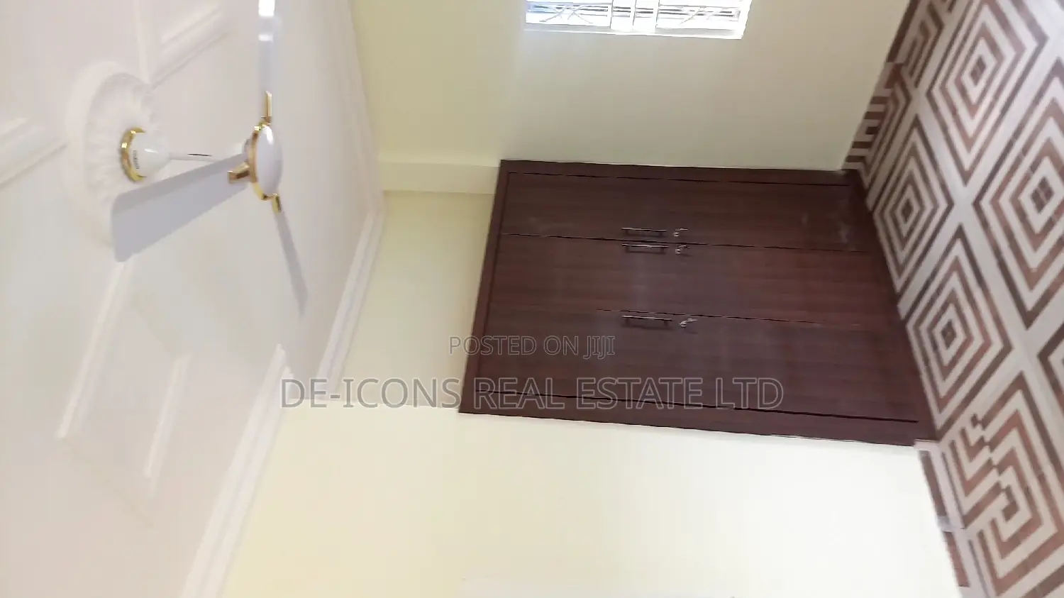 2bdrm Mansion in De-Icons Real Estate, Awutu Senya East Municipal