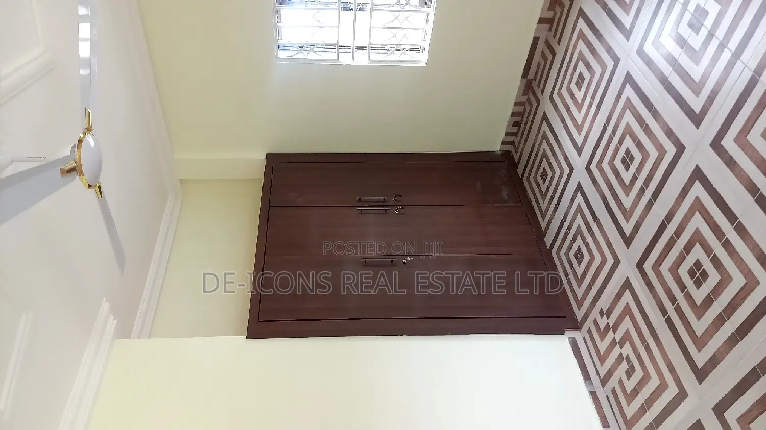 2bdrm Mansion in De-Icons Real Estate, Awutu Senya East Municipal