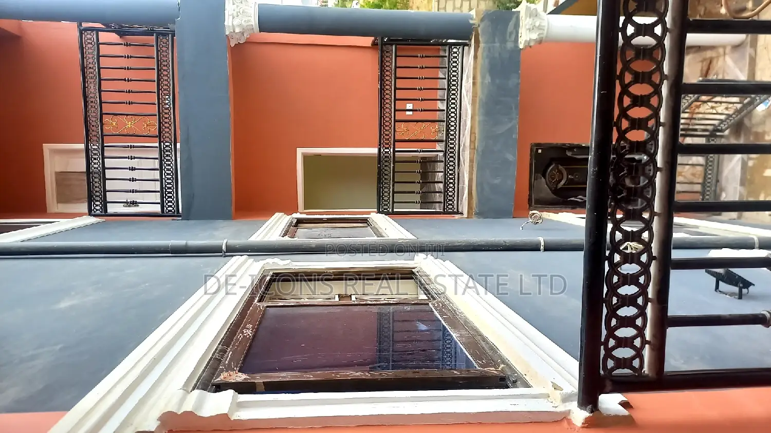 2bdrm Mansion in De-Icons Real Estate, Awutu Senya East Municipal