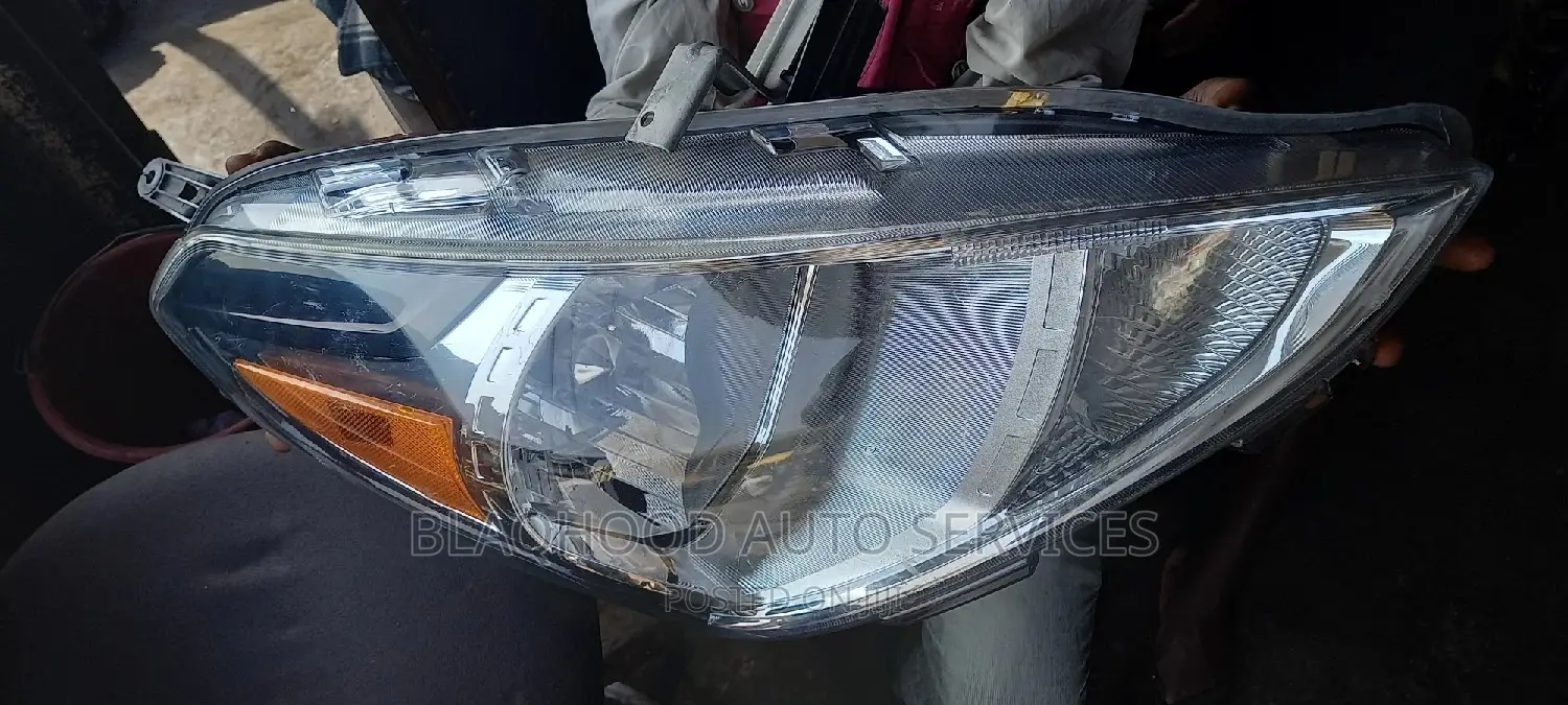 Nissan Versa 2010-2015 Front HEADLIGHT Available