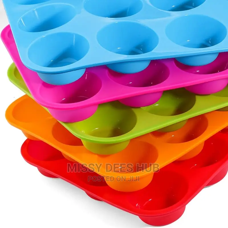 Silicone Cupcake Tray - 12 Holes